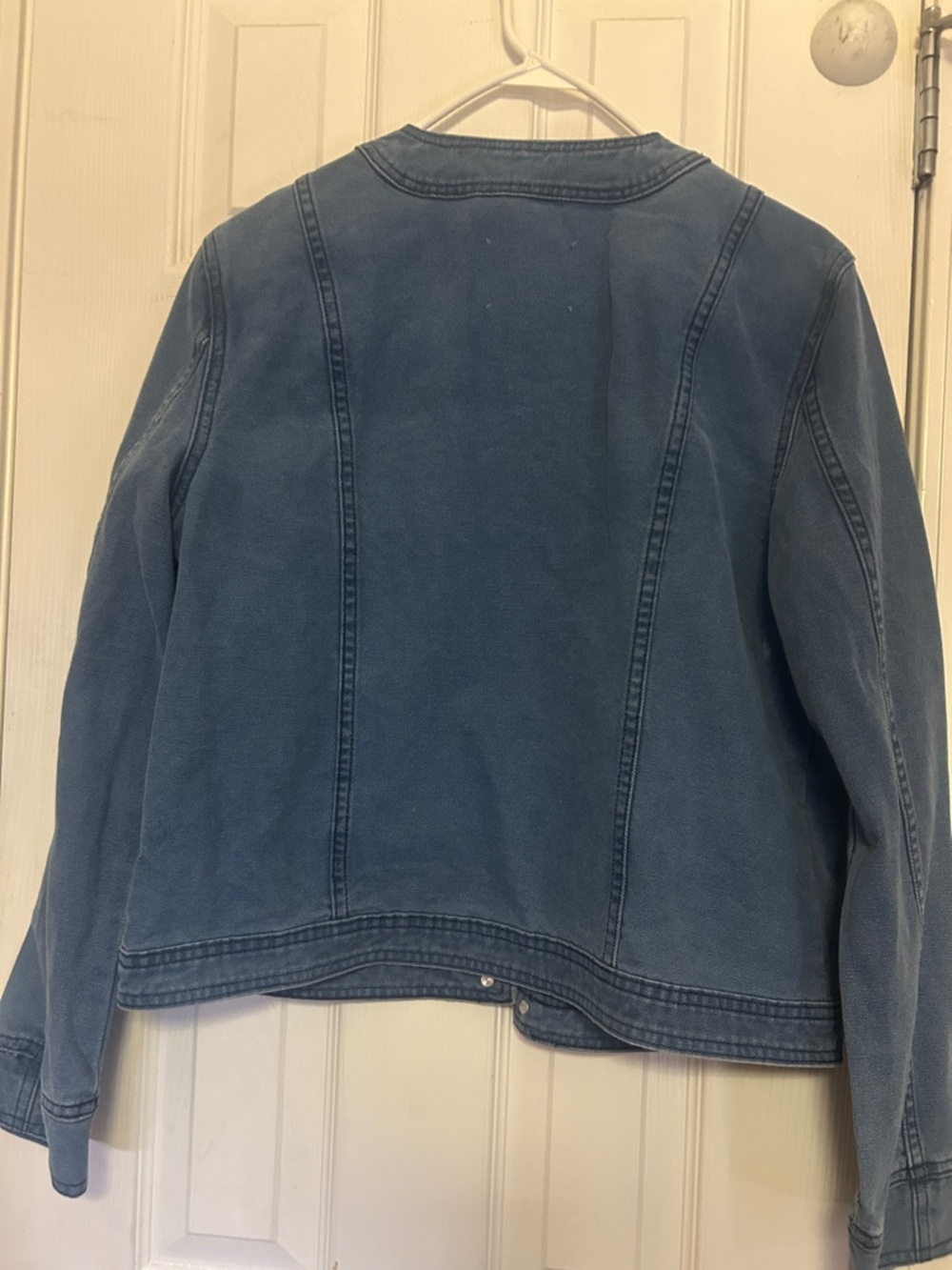 L'AGENCE Blue Jean Jacket with Gold Buttons size large womens - Picture 11 of 16